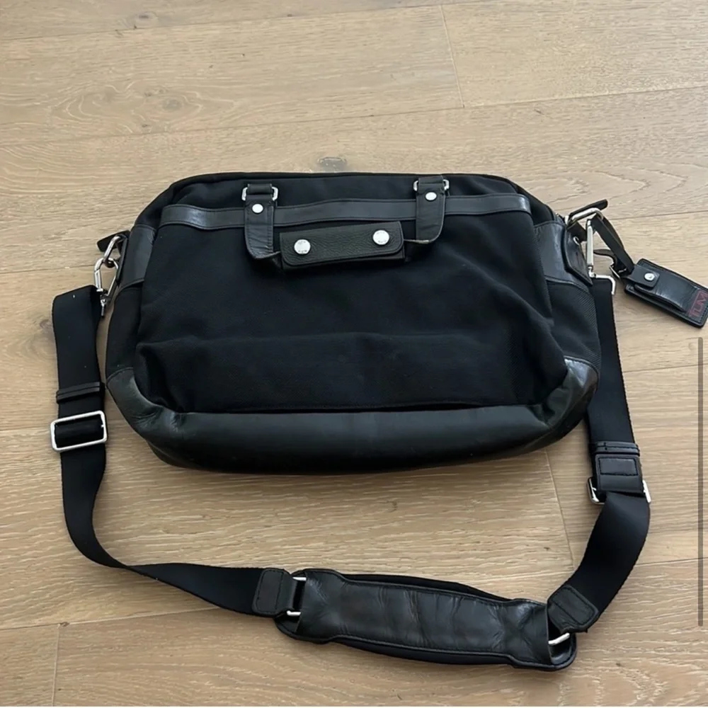 TUMI Townhouse Lonsdale Brief Case Black Men's Shoulder Bag Leather Travel Bag